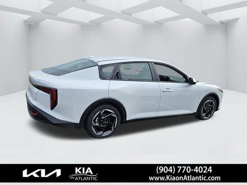 New 2025 Kia K4 EX image 10
