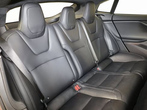 Used 2020 Tesla Model S Long Range Plus image 31