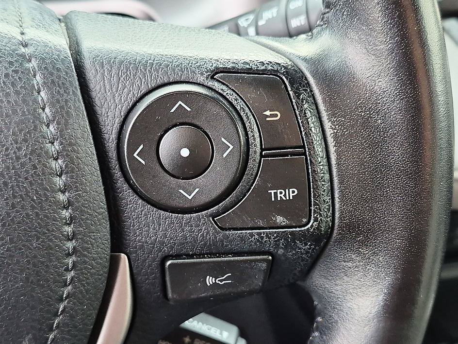 Used 2016 Toyota RAV4 Limited FWD image 17