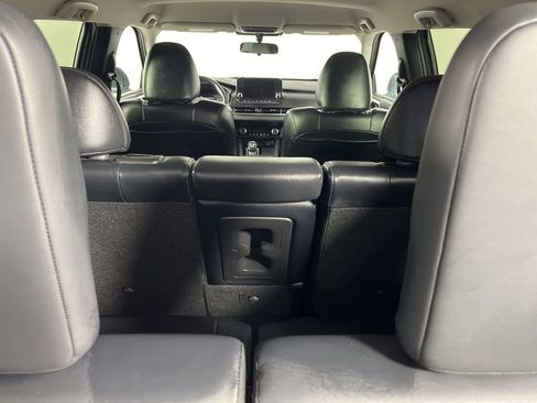 Used 2024 Mitsubishi Outlander SE image 12