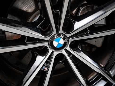 Used 2023 BMW 330i xDrive Sedan w/ M Sport Package image 7