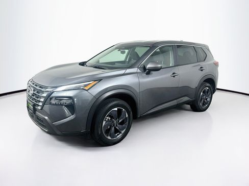 Used 2026 Nissan Rogue SV FWD image 3