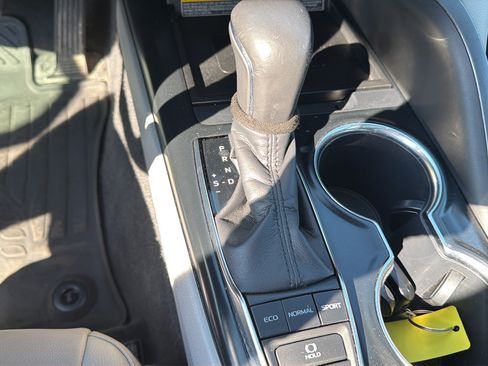 Used 2019 Toyota Camry XSE FWD image 24