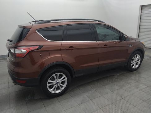 Used 2018 Ford Escape SE FWD image 10