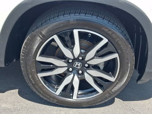 Used 2019 Honda Pilot Touring image 8