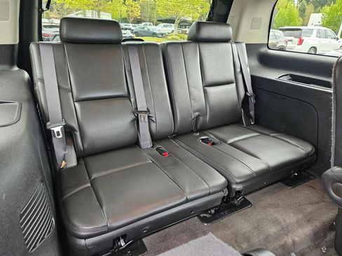 Used 2014 Cadillac Escalade Luxury AWD/4WD image 29