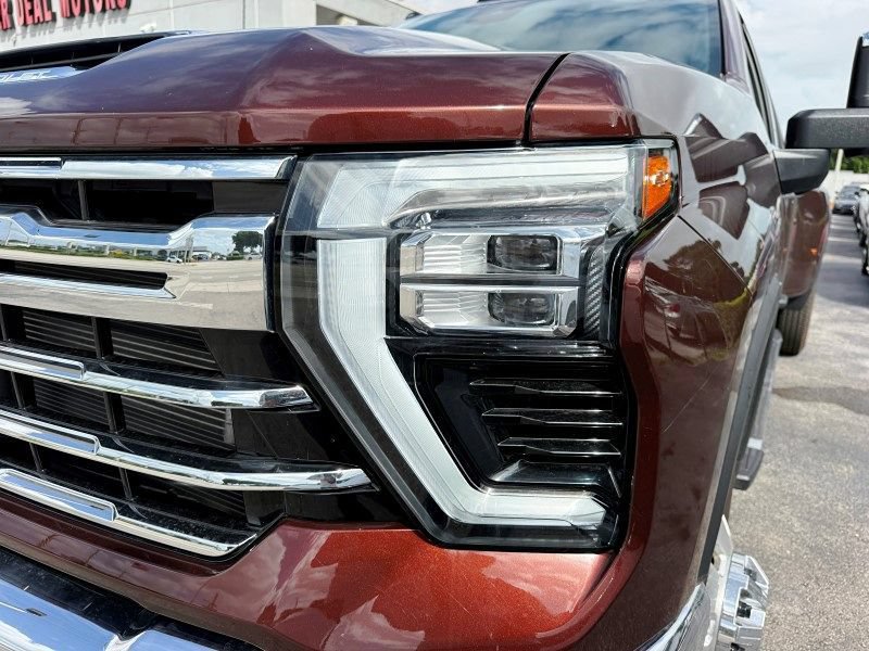 Used 2024 Chevrolet Silverado 3500 LTZ w/ LTZ Plus Package AWD/4WD image 10