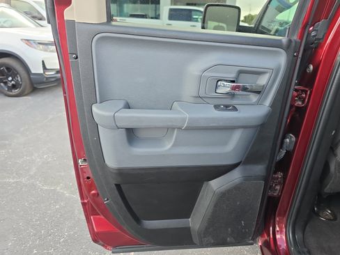 Used 2024 RAM 1500 Classic SLT AWD/4WD image 12