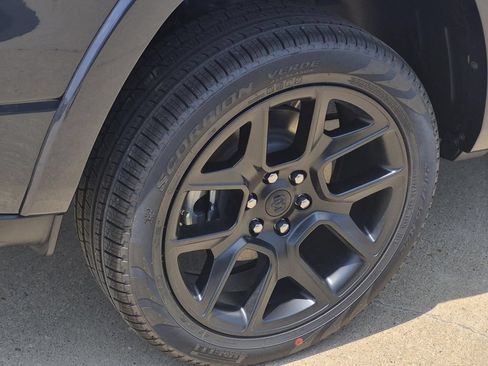 New 2026 RAM 1500 Laramie AWD/4WD image 6
