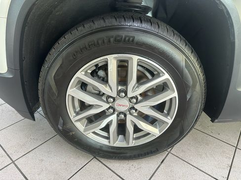 Used 2018 GMC Acadia SLE w/ Driver Alert Package I FWD image 17