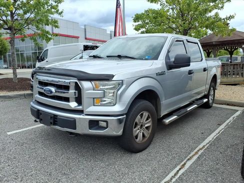 Used 2015 Ford F150 XLT AWD/4WD image 2