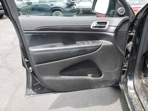 Used 2022 Jeep Grand Cherokee Laredo X AWD/4WD image 13