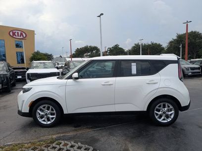 Certified 2025 Kia Soul LX w/ LX Technology Package