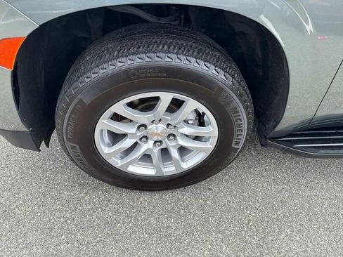 Used 2023 Chevrolet Suburban LT image 15