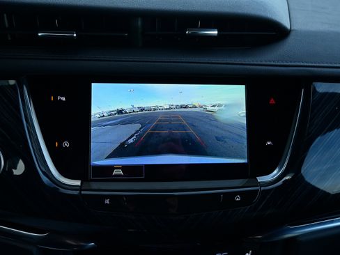 Used 2025 Cadillac XT6 Premium Luxury image 34