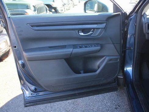 Used 2023 Honda CR-V LX image 17