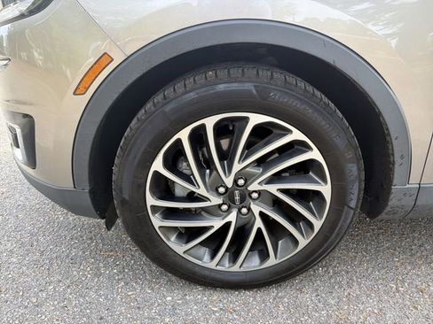 Used 2020 Lincoln Nautilus Reserve FWD image 10