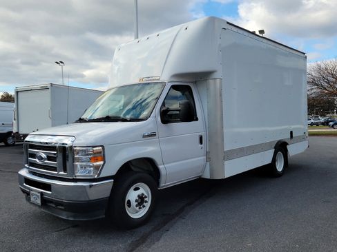 Used 2021 Ford E-350 and Econoline 350 Super Duty w/ Power Windows & Locks Group image 2
