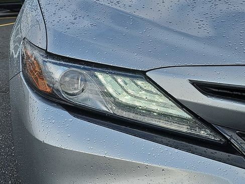 Used 2023 Toyota Camry XSE image 9