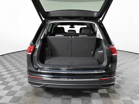 Certified 2023 Volkswagen Tiguan SE FWD image 7