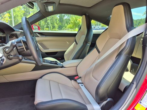 Certified 2025 Porsche 911 Carrera RWD image 5
