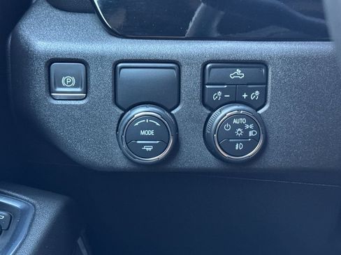 Used 2024 Chevrolet Silverado 2500 LT RWD image 29