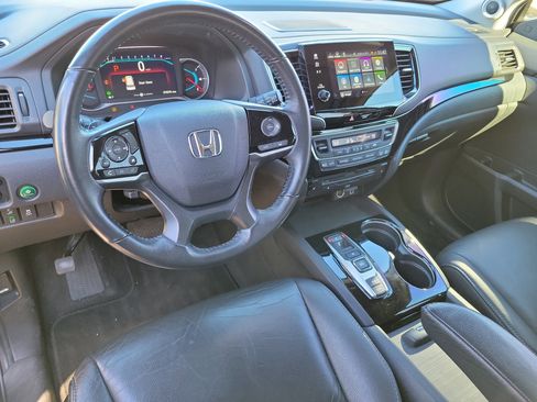 Used 2020 Honda Pilot Touring image 2
