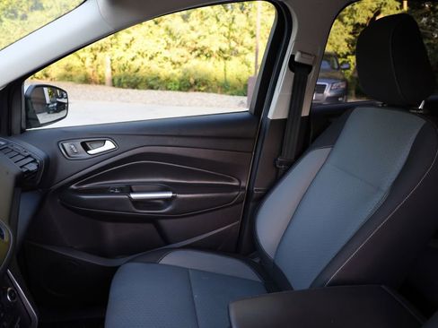 Used 2018 Ford Escape SE image 14