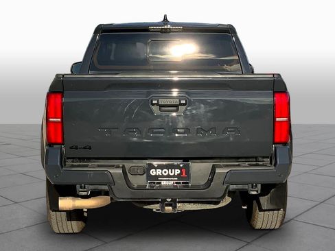 Used 2024 Toyota Tacoma TRD Sport w/ TRD Sport Premium Package image 5