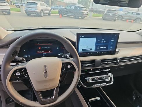 Used 2023 Lincoln Corsair FWD w/ Equipment Group 101A image 13
