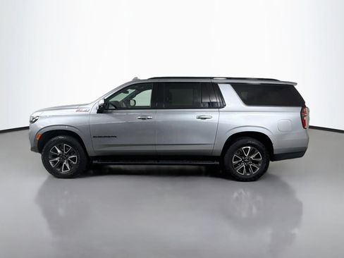 Used 2024 Chevrolet Suburban Z71 w/ Luxury Package AWD/4WD image 2