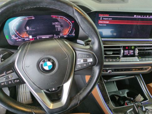 Used 2019 BMW X5 xDrive40i w/ Premium Package 2 AWD/4WD image 2