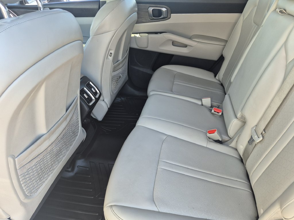 Used 2023 Kia Sorento S AWD/4WD image 13