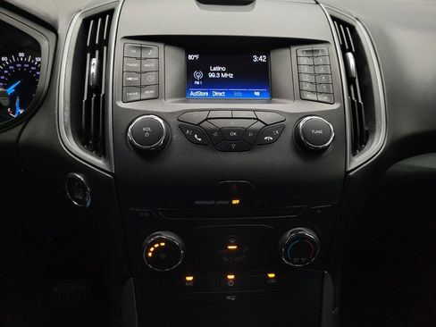 Used 2016 Ford Edge SE image 25