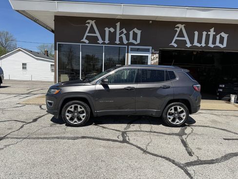 Used 2017 Jeep Compass Limited w/ Navigation Group image 6