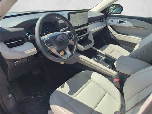 New 2026 Ford Explorer Active w/ Active Comfort Package RWD image 3
