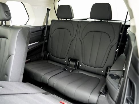 Used 2022 BMW X7 xDrive40i w/ Premium Package image 25