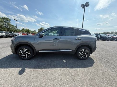 New 2025 Nissan Kicks SV w/ Illumination Package image 8
