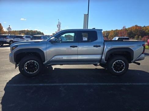 New 2025 Toyota Tacoma TRD Off-Road image 6