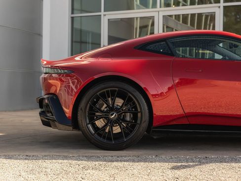Used 2021 Aston Martin V8 Vantage Coupe RWD image 7
