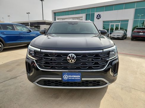 New 2026 Volkswagen Atlas Cross Sport SE image 2
