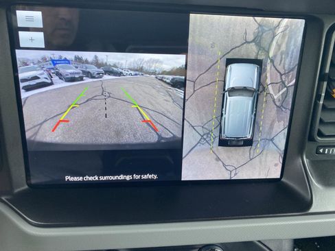 Used 2023 Ford Bronco Badlands image 22