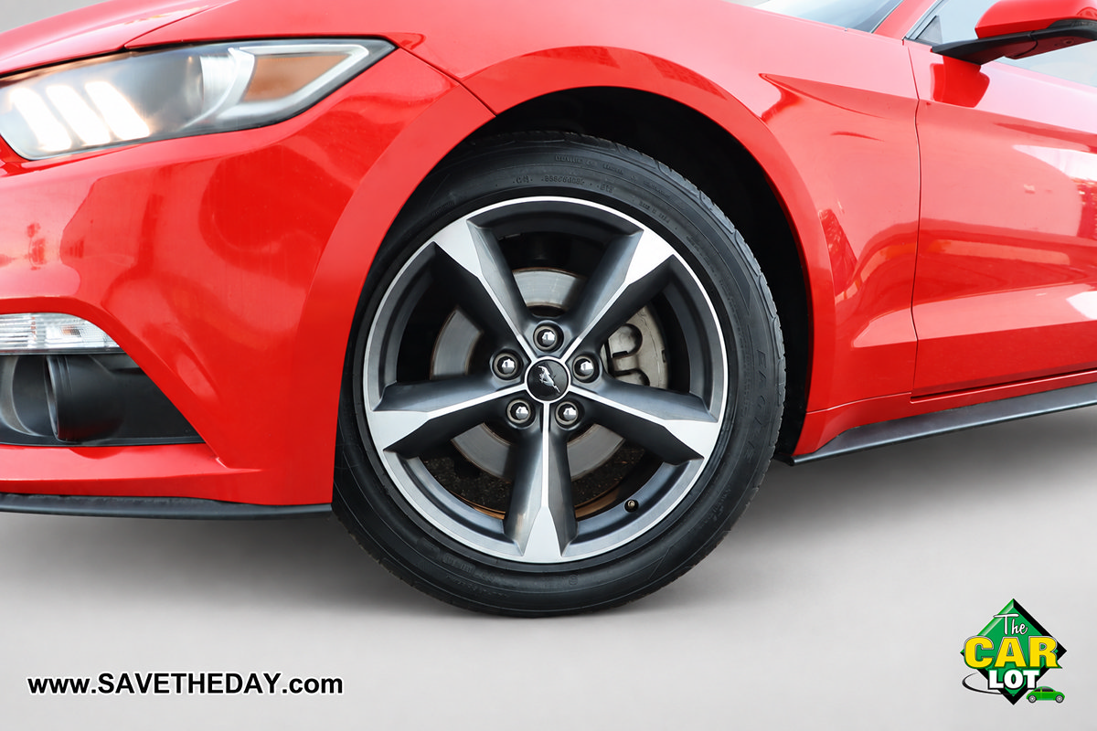 Used 2015 Ford Mustang Premium RWD image 3