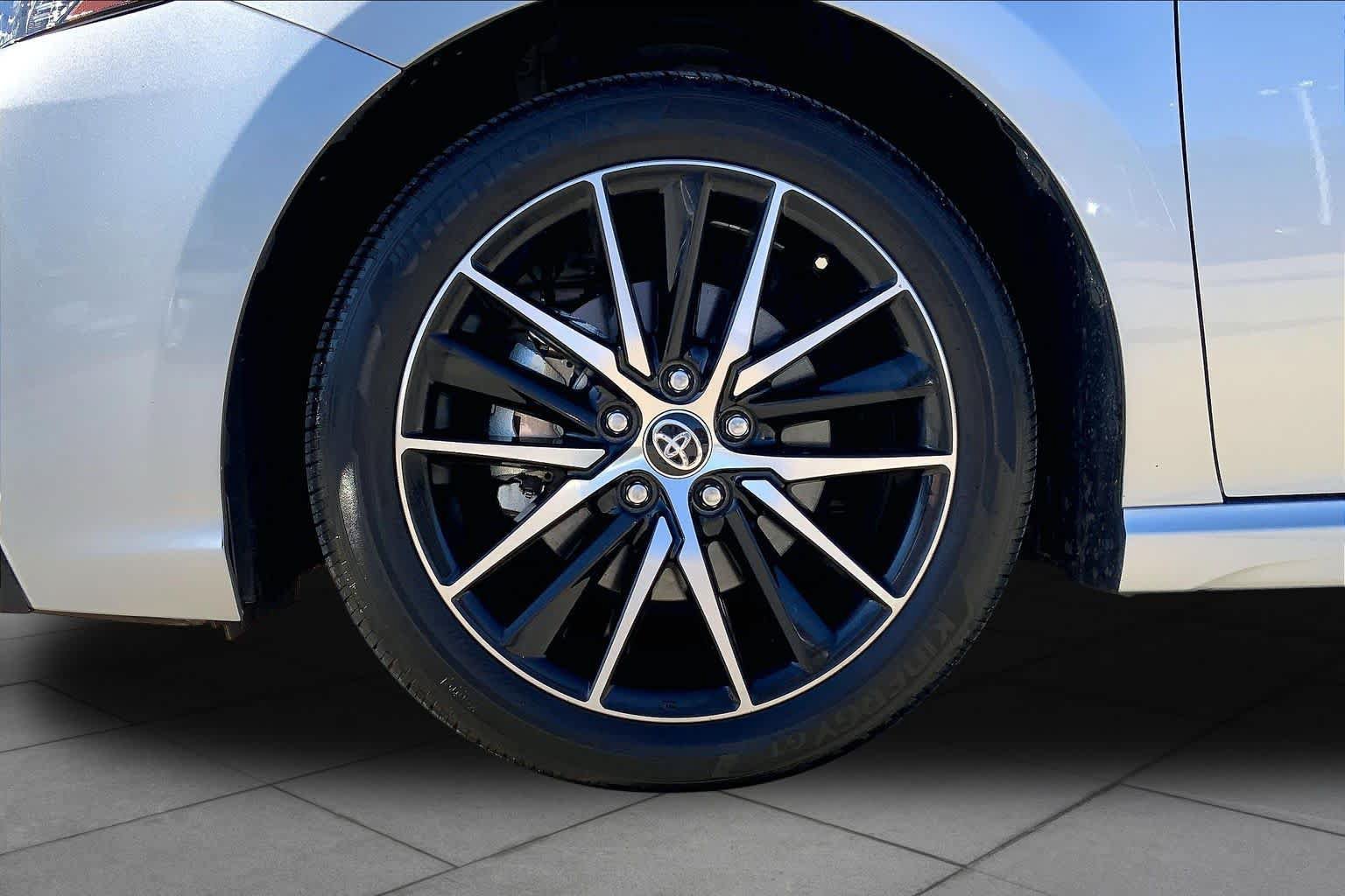 Used 2024 Toyota Camry SE FWD image 11