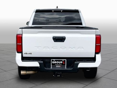 Used 2024 Toyota Tacoma SR5 AWD/4WD image 5