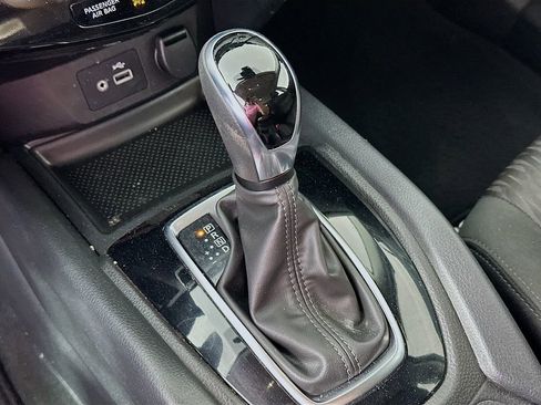 Used 2020 Nissan Rogue S image 16