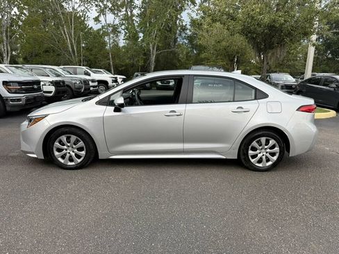 Used 2026 Toyota Corolla LE FWD image 2