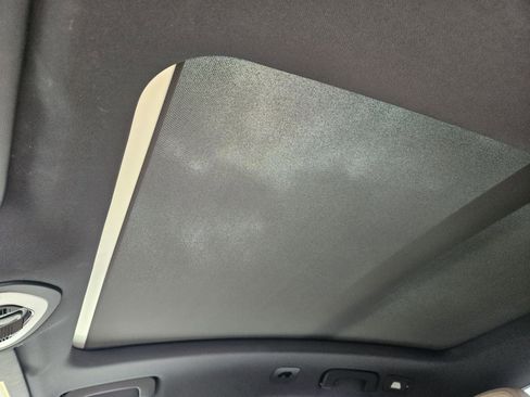 Certified 2025 Porsche Macan image 29