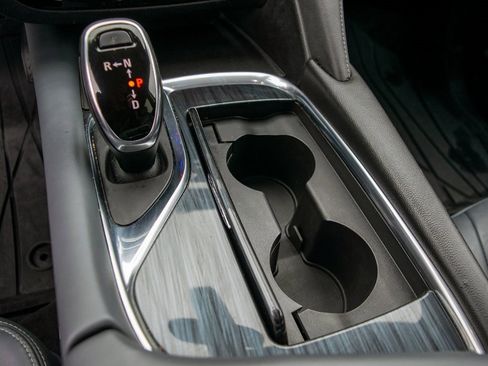 Used 2021 Buick Enclave Essence image 20