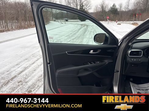 Used 2019 Kia Sorento LX w/ LX Convenience Package image 13